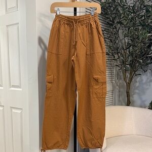 SKIMS Cover Up Cargo Pant – Almond (XS)